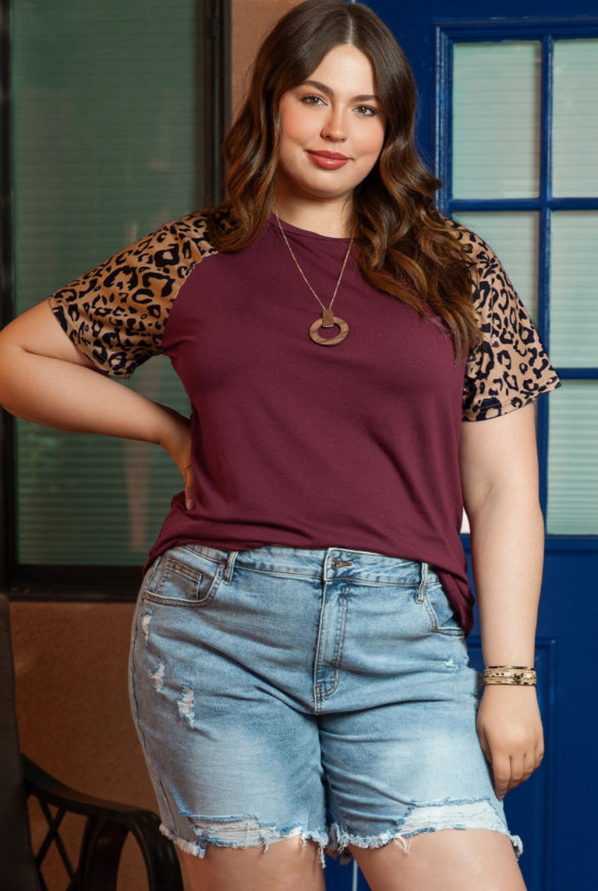 Burgundy Contrast Leopard Raglan Sleeve Plus Size T- Shirt