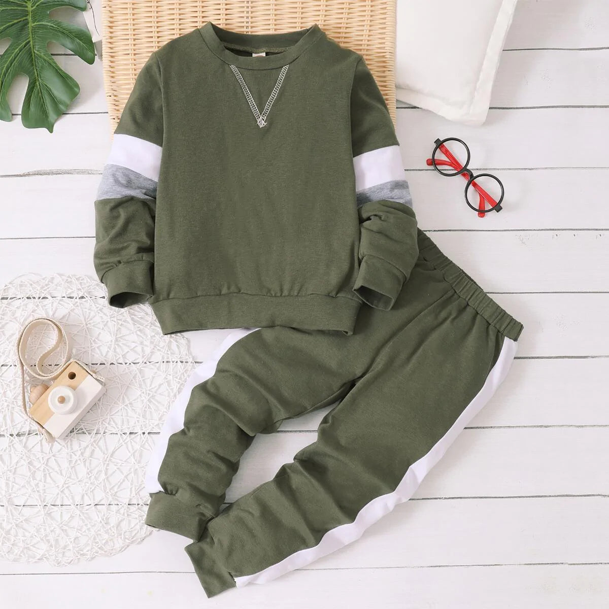 2pcs Color block Army Green Sweatshirt and Pants Set